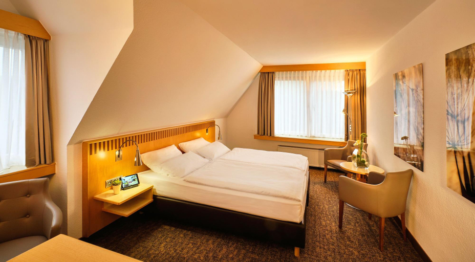 Bedroom 3, Park-Hotel, Oberbergischer Kreis