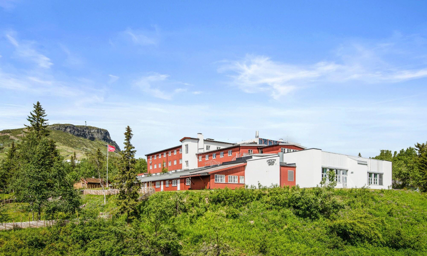 Exterior & Views