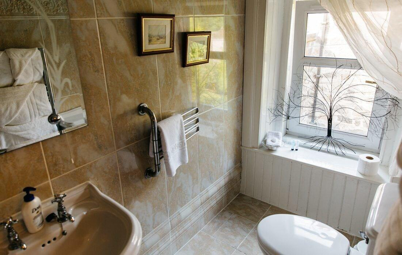 Bathroom 4, Alltavona House, Argyll and Bute