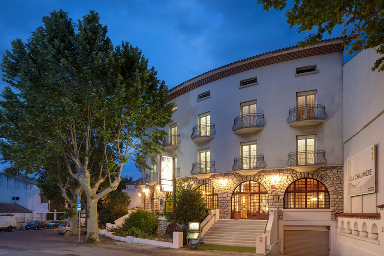 Exterior & Views