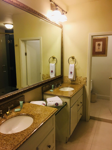 Bathroom 4, FRONTIERE, Tijuana