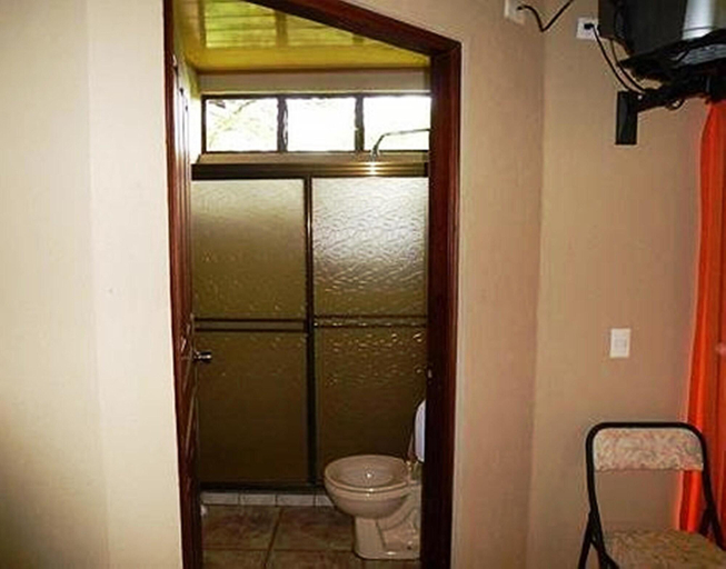 Bathroom 4, Ara Ambigua Lodge, Sarapiquí