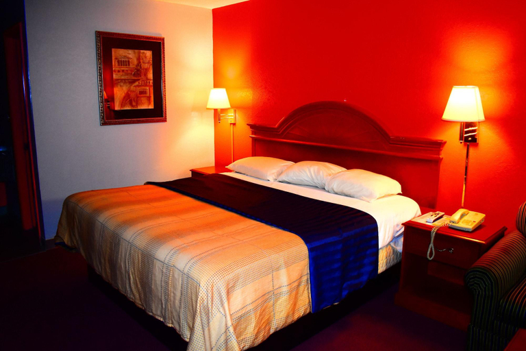 Bedroom 5, Economy Inn Little Rock, Pulaski