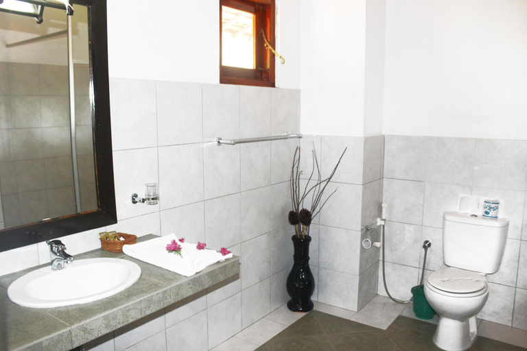 Bathroom 5, Haus Berlin, Bentota