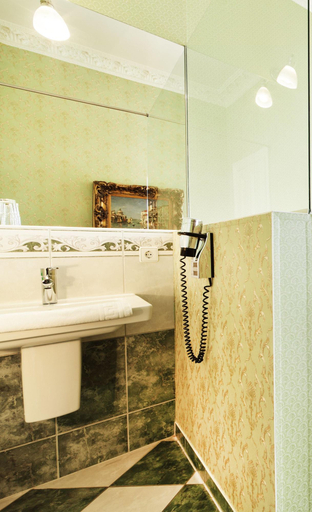Bathroom 4, Honigmond, Berlin