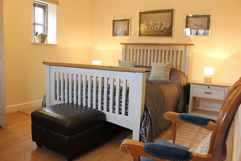 Public Area 3, Church Farm Barns, Warwickshire