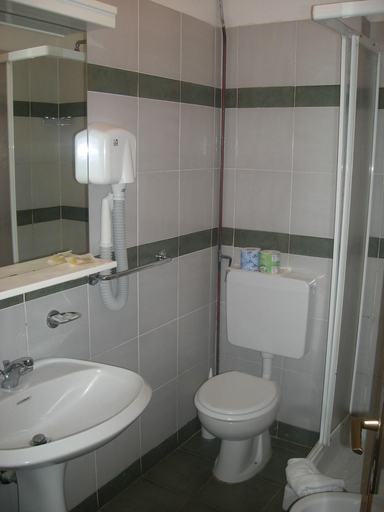 Bathroom 4, Lido di Giannella, Grosseto