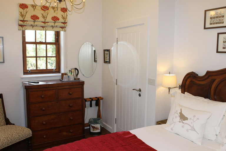 Bathroom 5, The Compasses, Essex