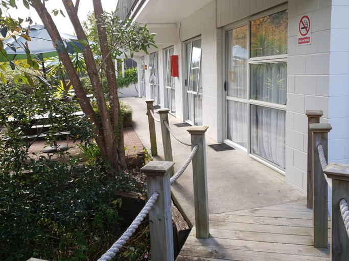 Public Area 2, The Captains Motel, Far North
