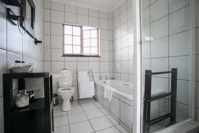 Bathroom 5, Westville Bed and Breakfast, eThekwini