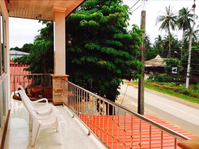 Public Area 2, Grand House, Ko Lanta