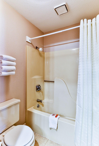 Bathroom 4, Polynesian Water Park Resort, Sauk