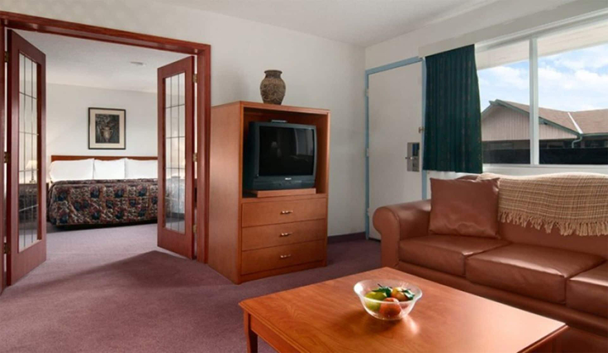 Bedroom 3, Superlodge Canada Lethbridge, Division No. 2