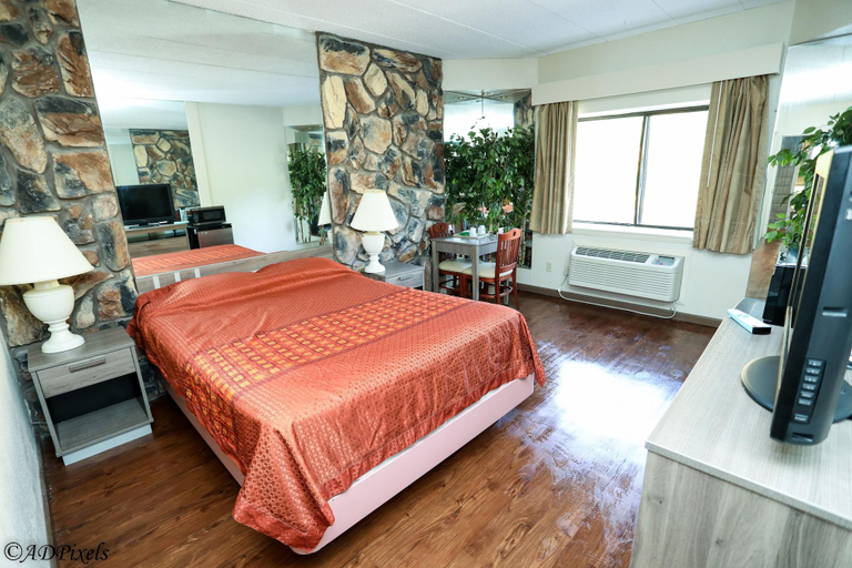 Bedroom 4, La Mirage Motor Inn, Middlesex