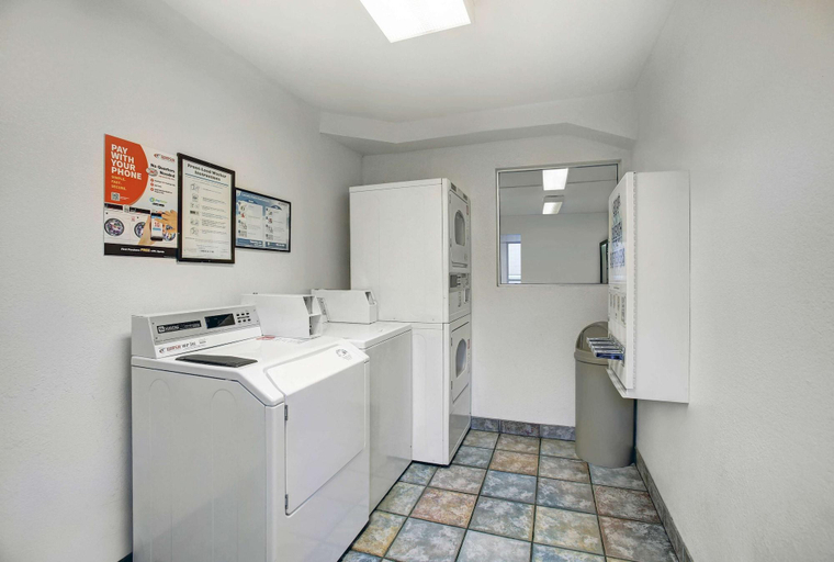 Bathroom 5, Super 8 By Wyndham Santa Clara, Santa Clara