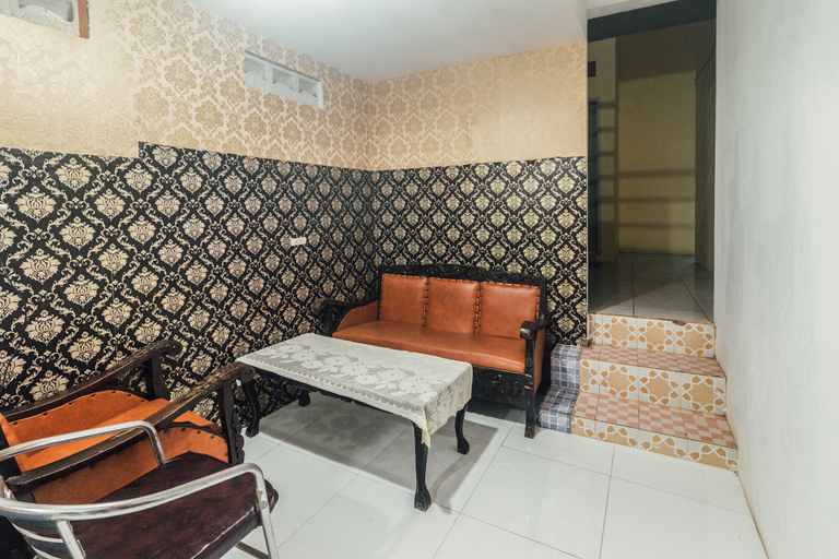 Public Area 3, OYO 2165 Alyah Guest House Syariah, Ambon