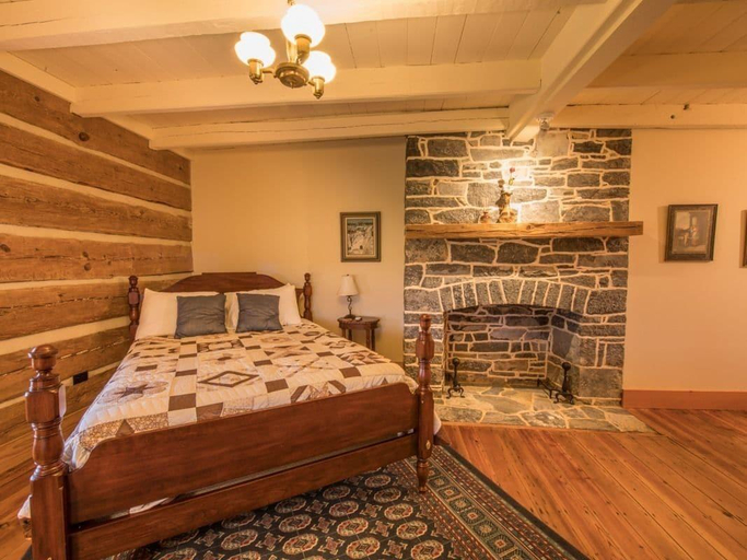 Bedroom 3, Silver Lake Bed Breakfast, Rockingham