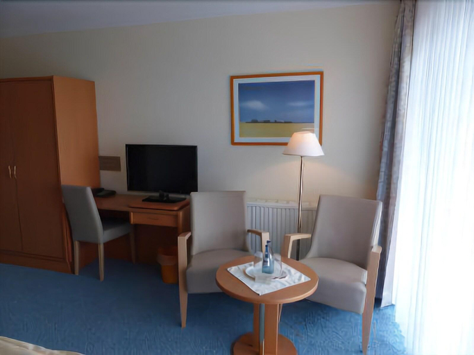 Bedroom 5, Strand Hotel Dangast, Friesland