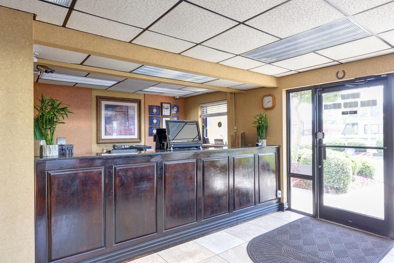 Public Area 3, Deluxe Inn Fayetteville - I-95 Exit 49, Cumberland
