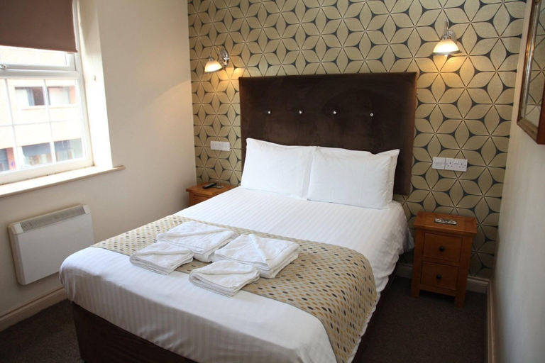 Bedroom 3, The Moseley Arms Hotel, Birmingham