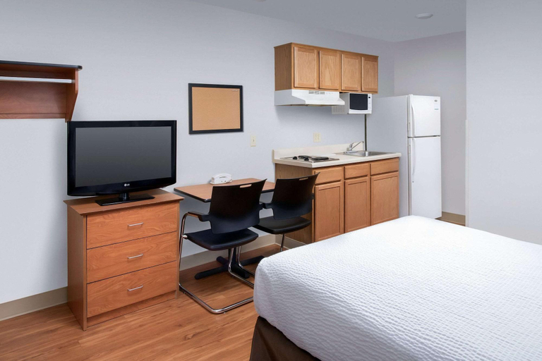 Bedroom 3, Woodspring Suites Colorado Springs Airport, El Paso