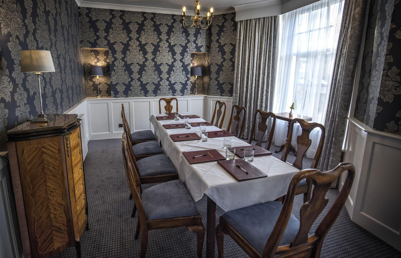 Food & Drinks 5, Dunoon Hotel, Conwy