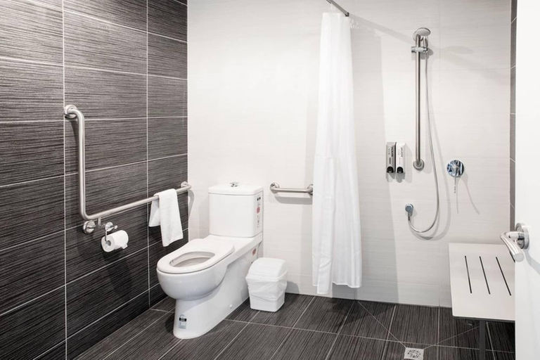 Bathroom 4, Lily Sands Inn, Melbourne