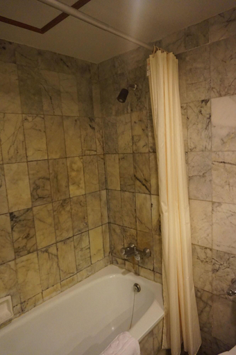 Bathroom 4, Rimpao Hotel, Muang Kalasin