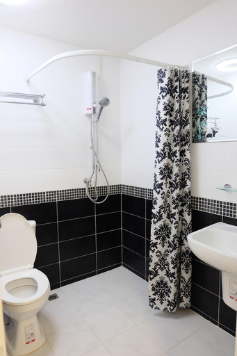 Bathroom 4, Aree Art Residence, Phaya Thai