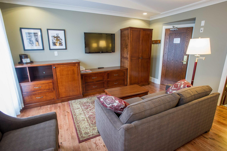 Public Area 4, Hume Hotel & Spa, Central Kootenay