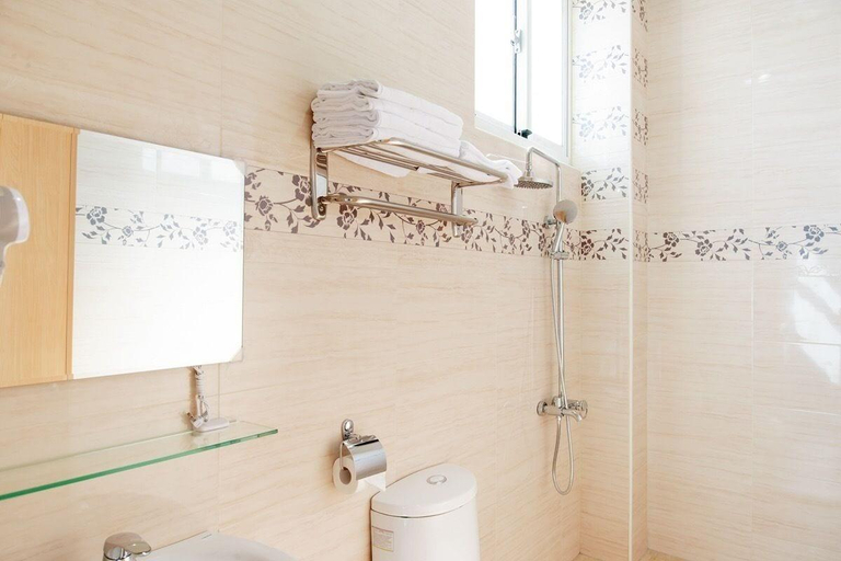 Bathroom 4, Mu Yu Bed And Breakfast, Pingtung