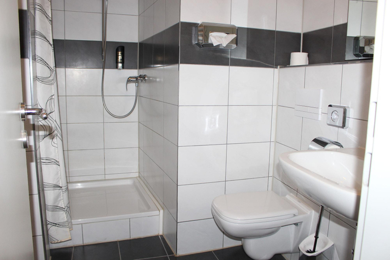 Bathroom 4, Altan Hotel, Hamburg