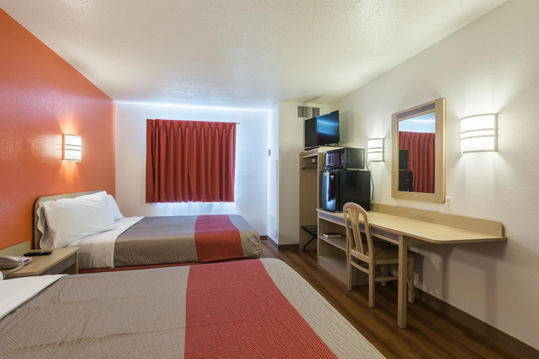 Others 5, Motel 6 Dale, Spencer