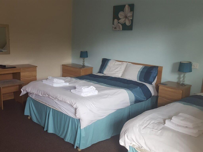 Bedroom 2, The Village Inn, North Yorkshire
