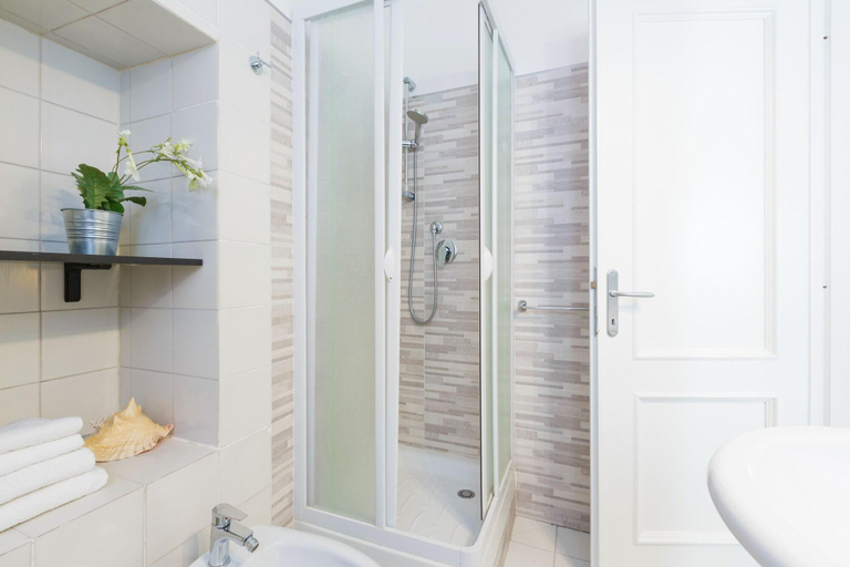 Bathroom 4, Bed And Breakfast Piazza Fratti, Rome