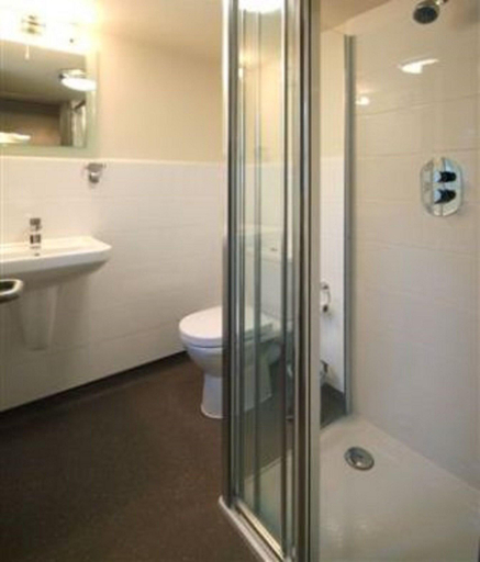 Bathroom 3, Spyglass and Kettle, Bournemouth