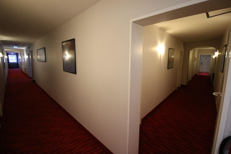 Public Area 3, Zum Adler, Bonn
