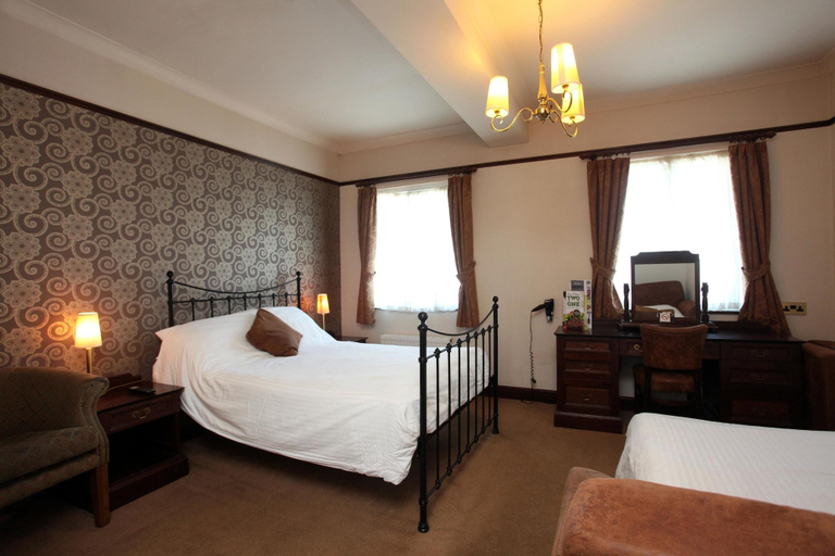 Bedroom 3, Shah of Persia by Marstons Inns, Poole