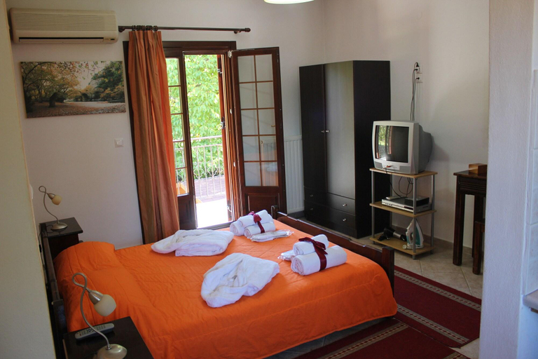Bedroom 3, Artemis, Epirus