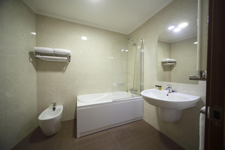 Bathroom 5, Capitol Boutique Hotel, A Coruña