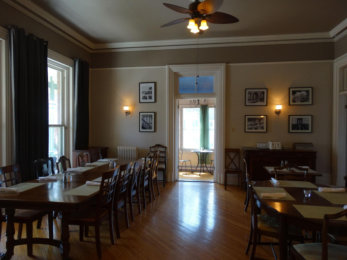 Food & Drinks 5, Hochelaga Inn, Frontenac