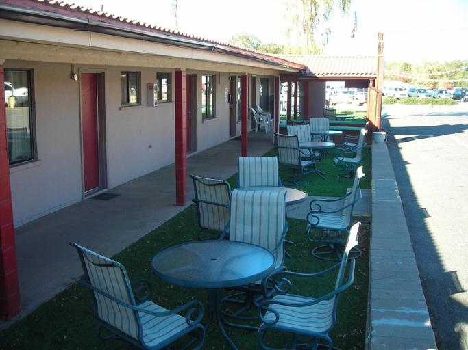 Exterior & Views 2, Cozy Inn, Montezuma
