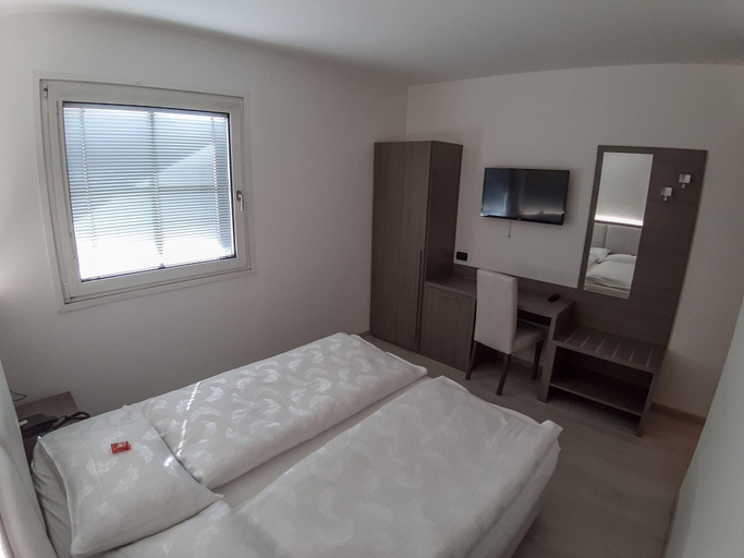 Bedroom 3, garni villa fontana, Trento