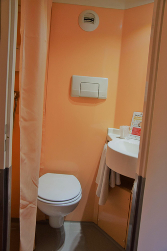 Bathroom 5, Premiere Classe Bordeaux Sud Pessac Bersol, Gironde