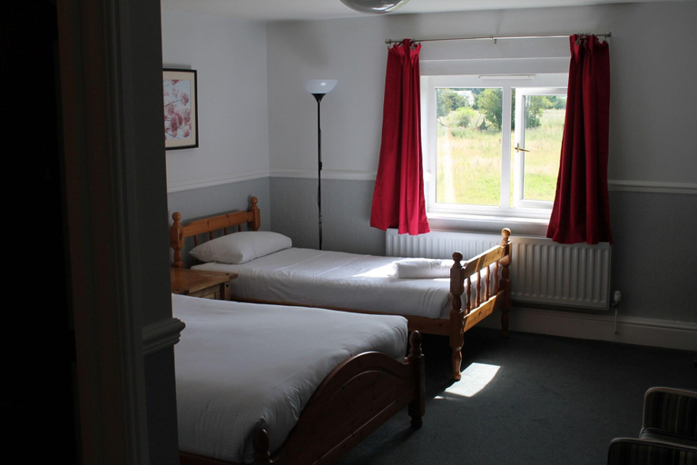 Bedroom 3, Oak Farm Hotel (M6 J12), Staffordshire