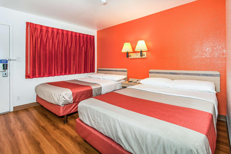 Bedroom 3, Motel 6-Vacaville, CA, Solano
