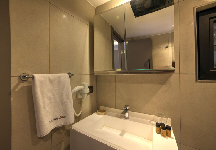 Bathroom 5, The Capital Suites, Beşiktaş
