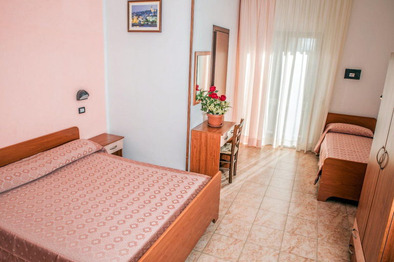 Bedroom 3, Hotel La Caravella, Foggia