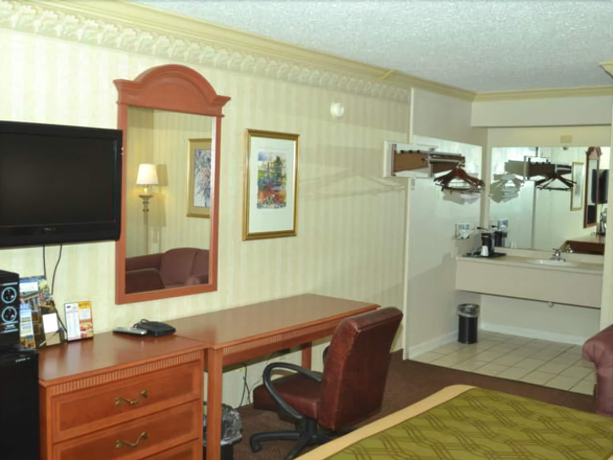 Bedroom 5, Travel Inn Delaware, Delaware