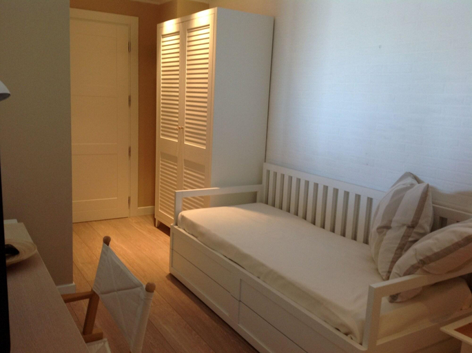Bedroom 3, Bristol, Rimini